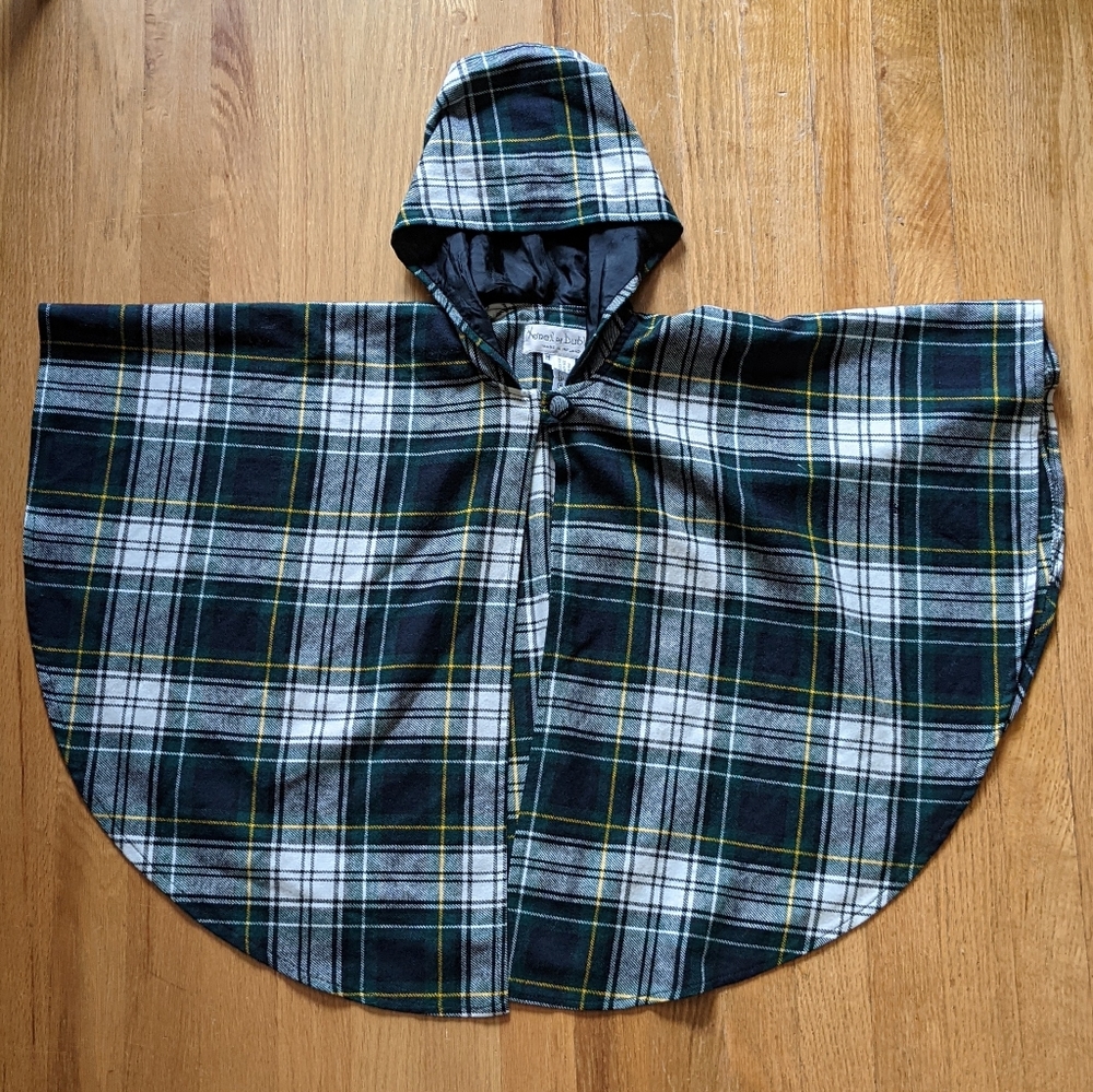O'Neil of Dublin Hooded Capelet Green Plaid
